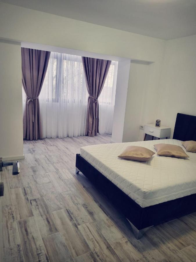 Luxurious Apartment With 3 Rooms And 2 Bathrooms In Corabia Exteriér fotografie