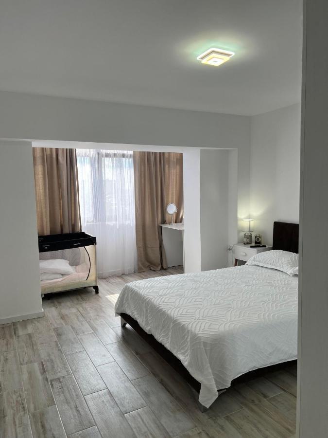 Luxurious Apartment With 3 Rooms And 2 Bathrooms In Corabia Exteriér fotografie