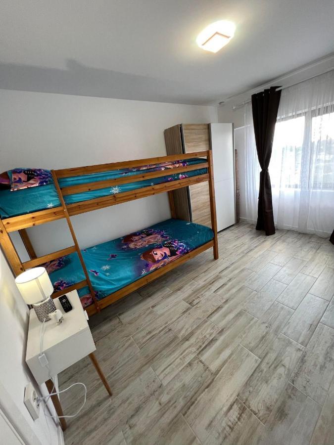 Luxurious Apartment With 3 Rooms And 2 Bathrooms In Corabia Exteriér fotografie