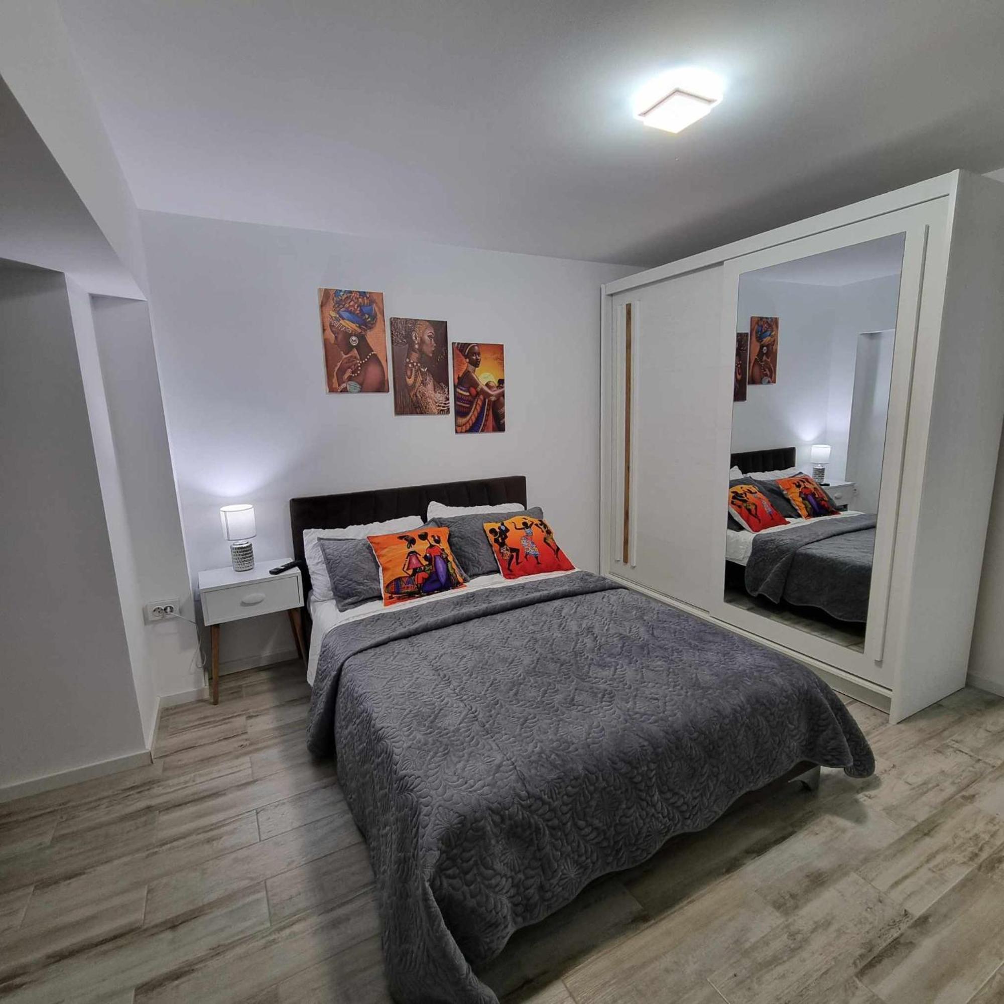 Luxurious Apartment With 3 Rooms And 2 Bathrooms In Corabia Exteriér fotografie