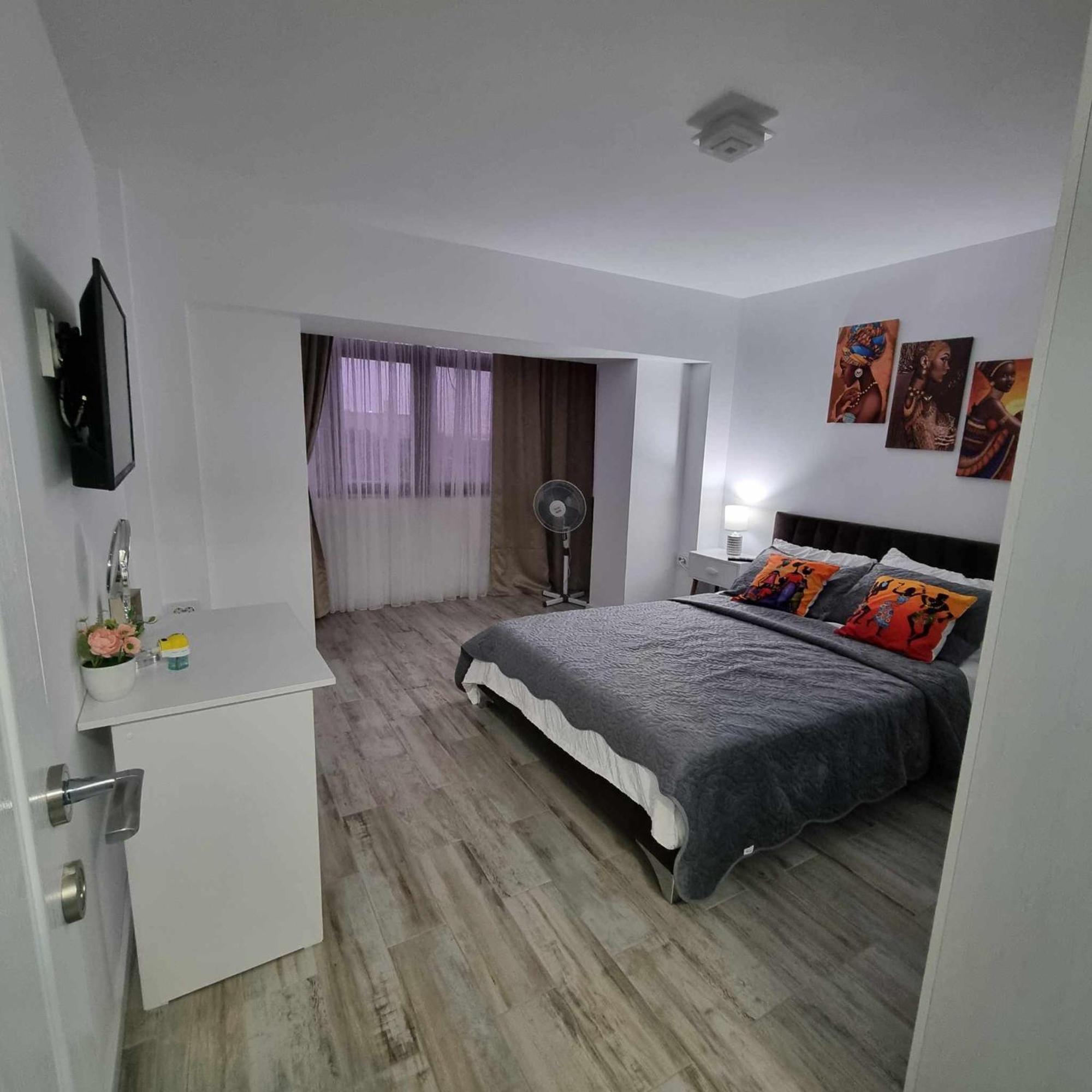 Luxurious Apartment With 3 Rooms And 2 Bathrooms In Corabia Exteriér fotografie